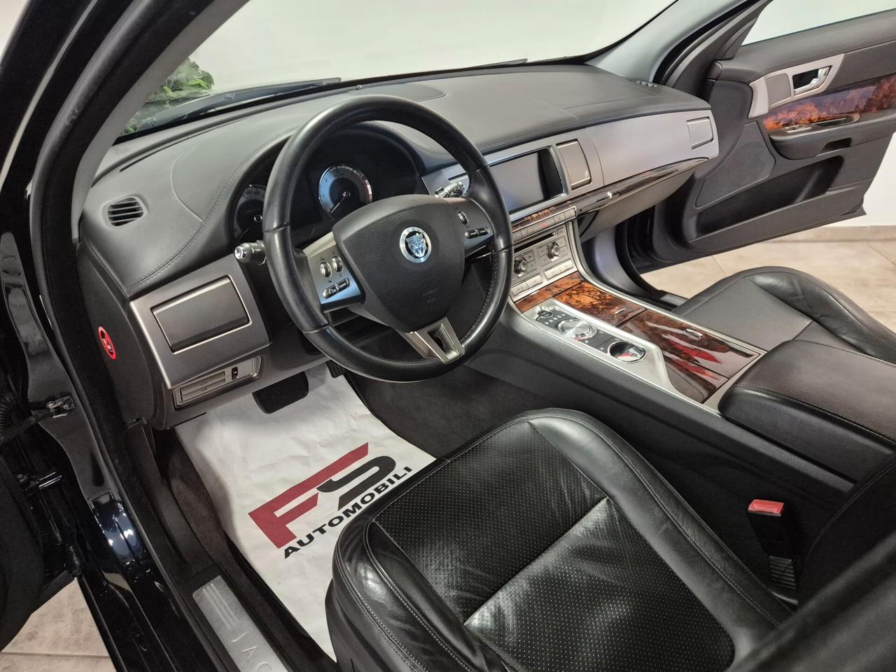 Jaguar XF 3.0 D V6 Premium Luxury