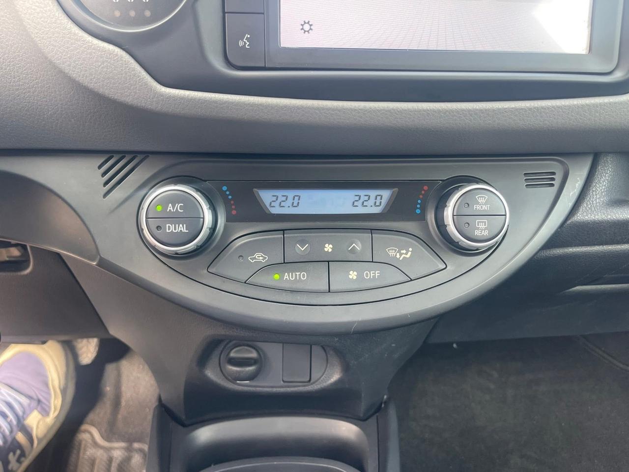 Toyota Yaris Trend Red Edition 1.5h Hybrid 73cv