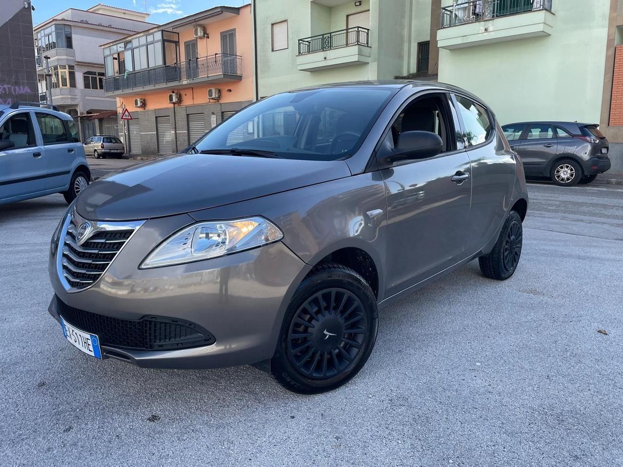 Lancia Ypsilon 0.9 TwinAir 85 CV 5 porte S&S Silver km 120 mila