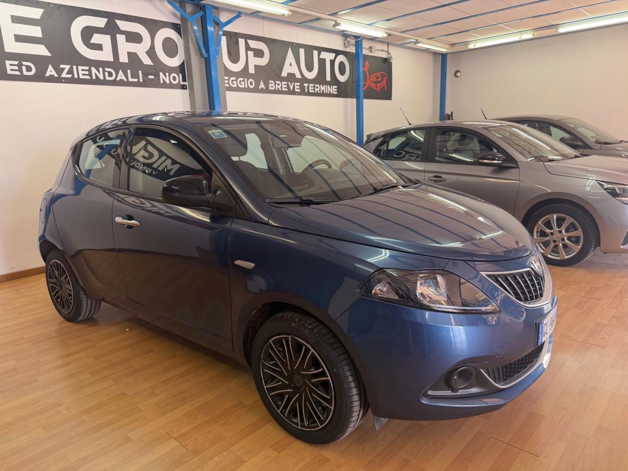 Lancia Ypsilon 1.0BENZ Hybrid 2022 NUOVA