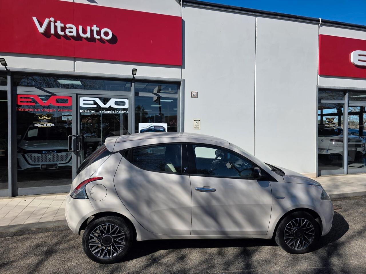 Lancia Ypsilon 1.2 69 CV 5 porte Gold