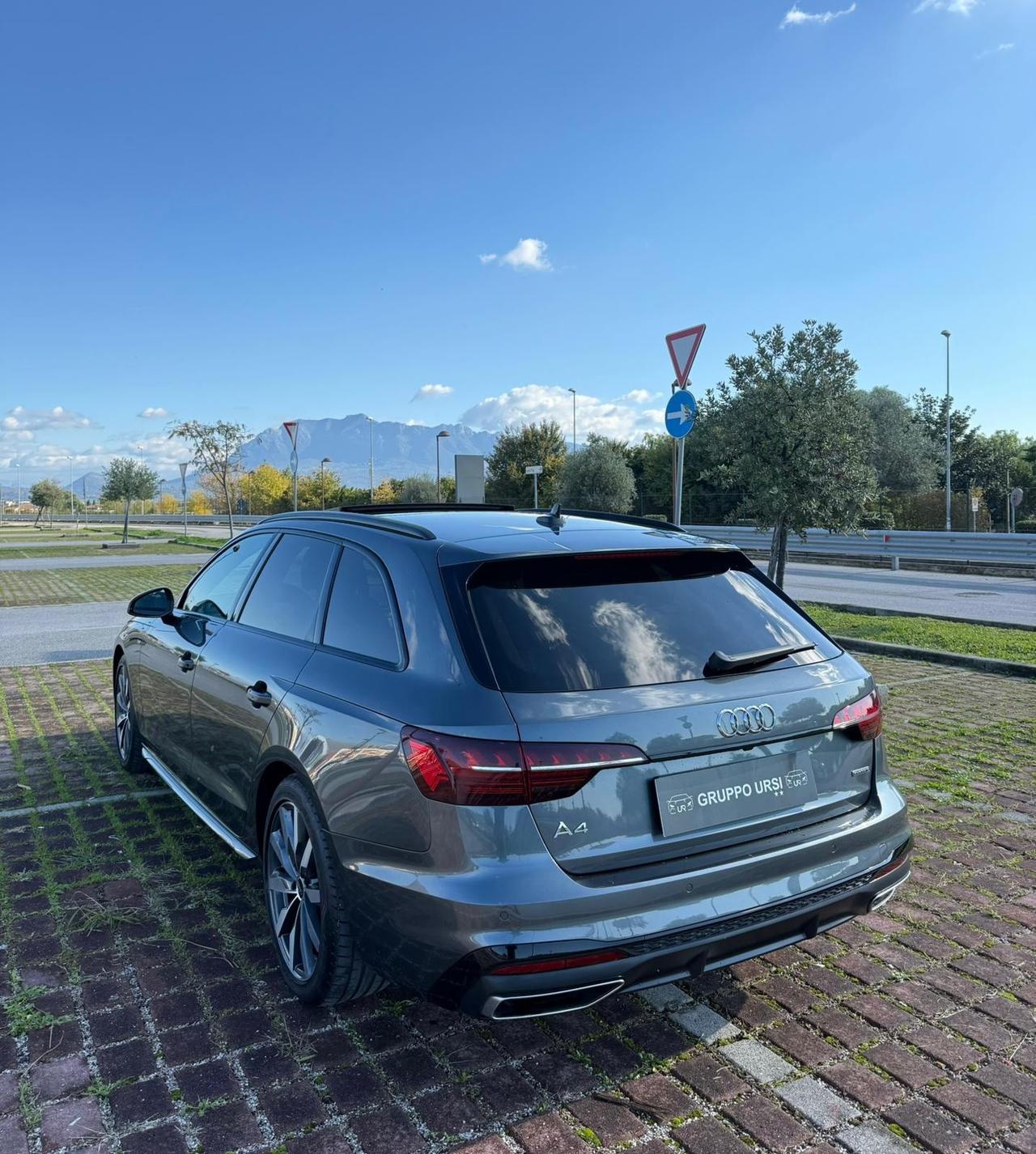 Audi A4 40 TDI S tronic line edition
