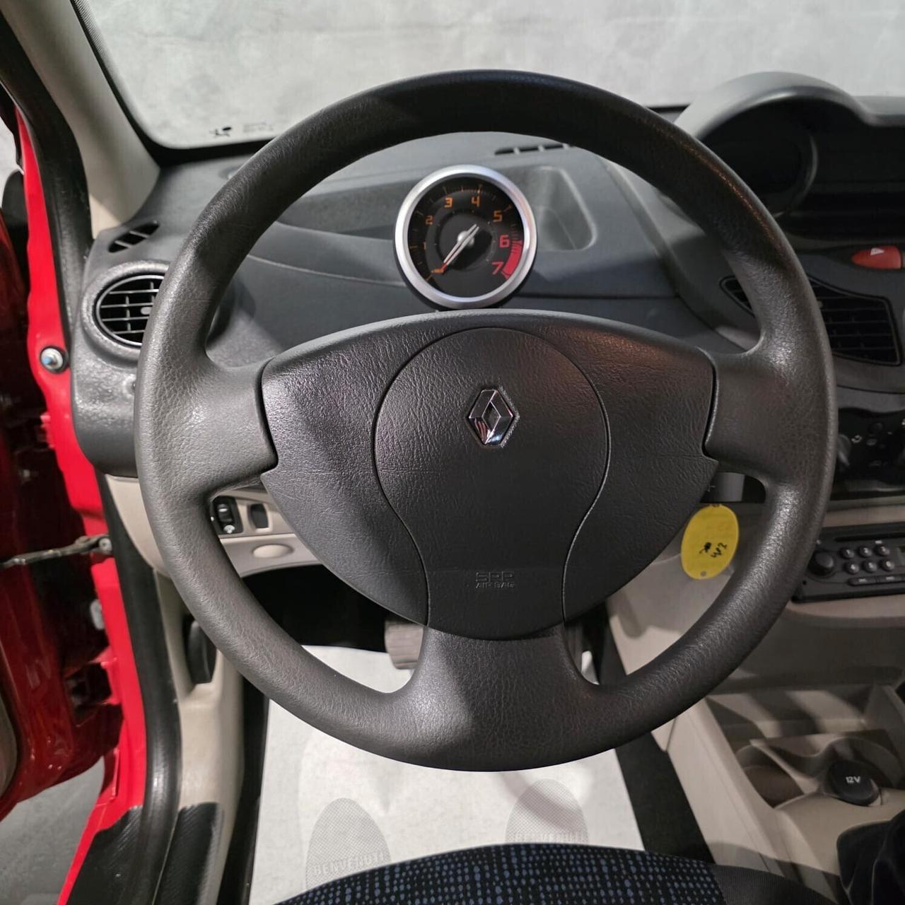 Renault Twingo 1.2 benzina PARI AL NUOVO+NEOPATENTATI+SUBWOOFER DI SERIE