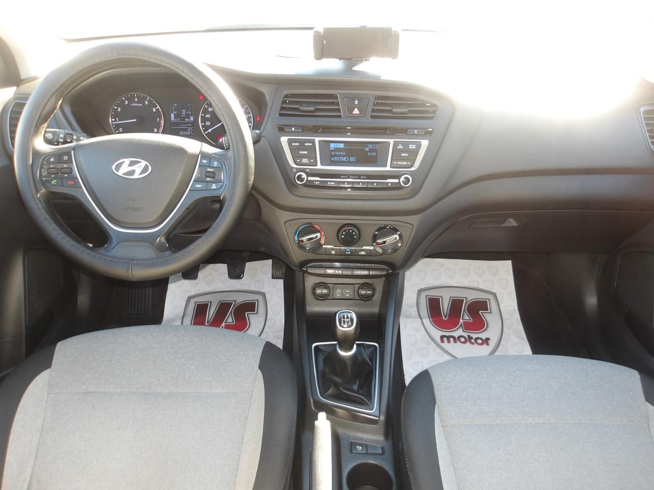 HYUNDAI I20 1.2 BENZ-2015