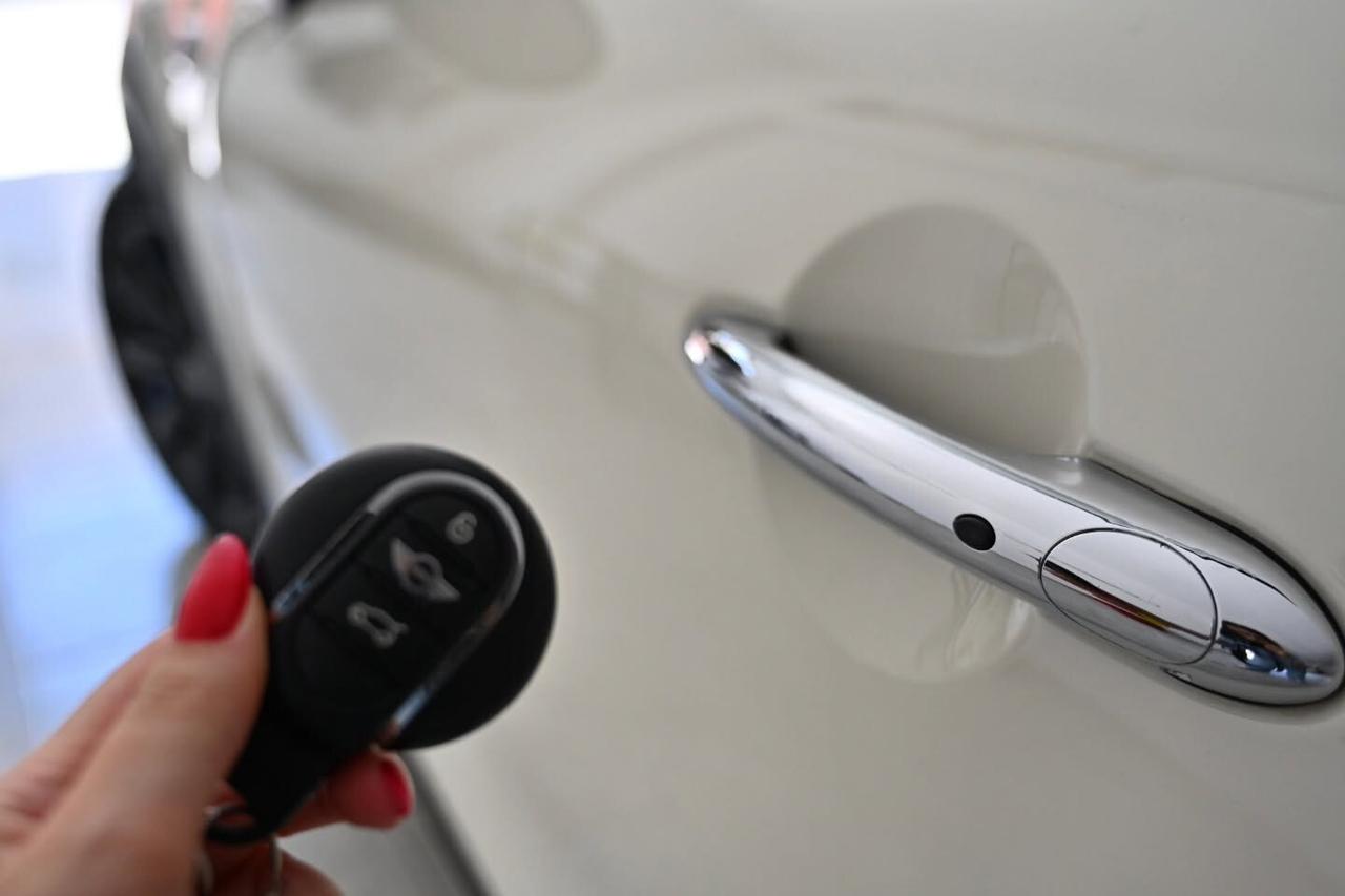 Mini COOPER D 1.5 Hype TETTO PELLE LED