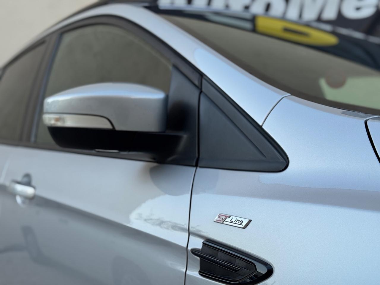 Ford Kuga 1.5 TDCI 120 CV S&S 2WD Powershift ST-Line