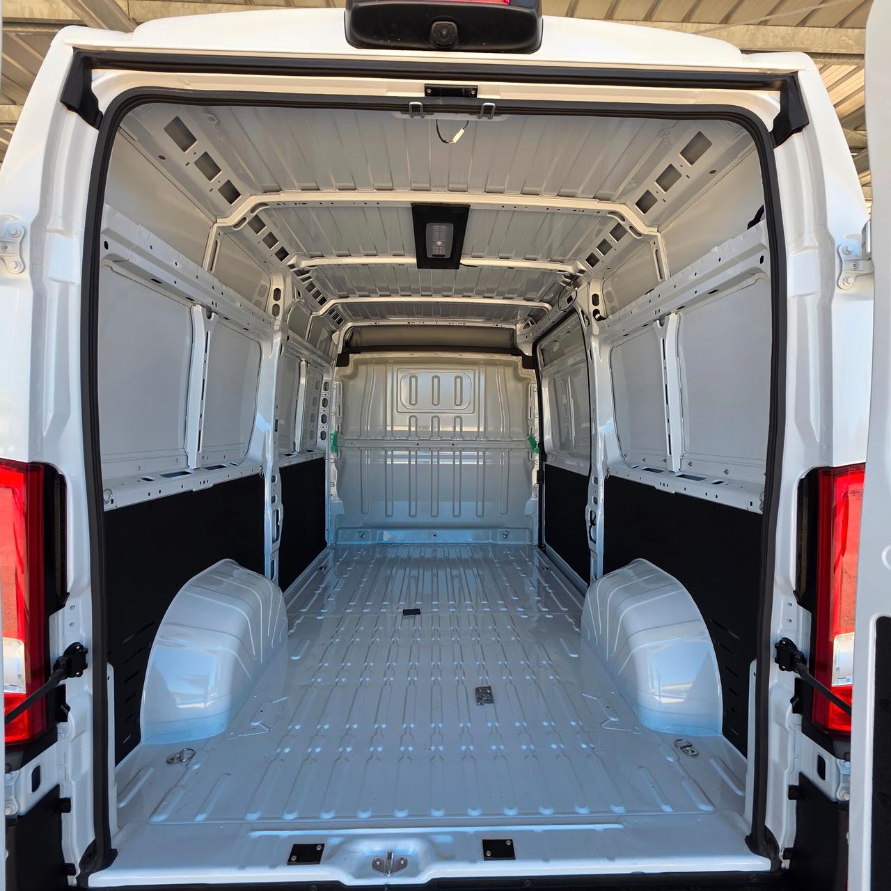 PEUGEOT BOXER L2h2 2.2 BlueHDi 140 CV NUOVO DA IMMATRICOLARE