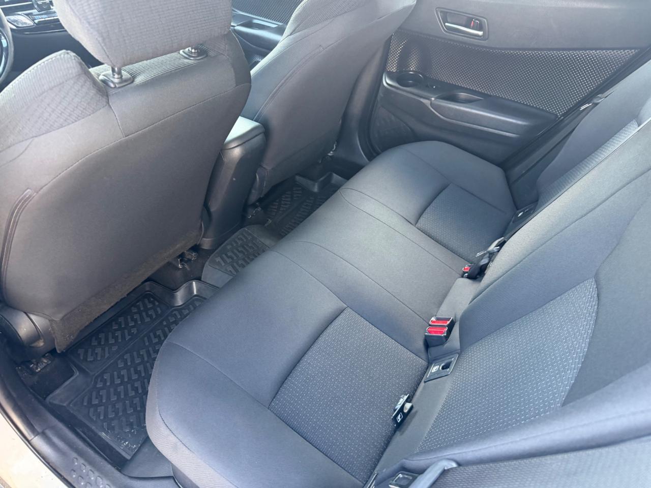 Toyota C-HR 1.8 Hybrid E-CVT Active