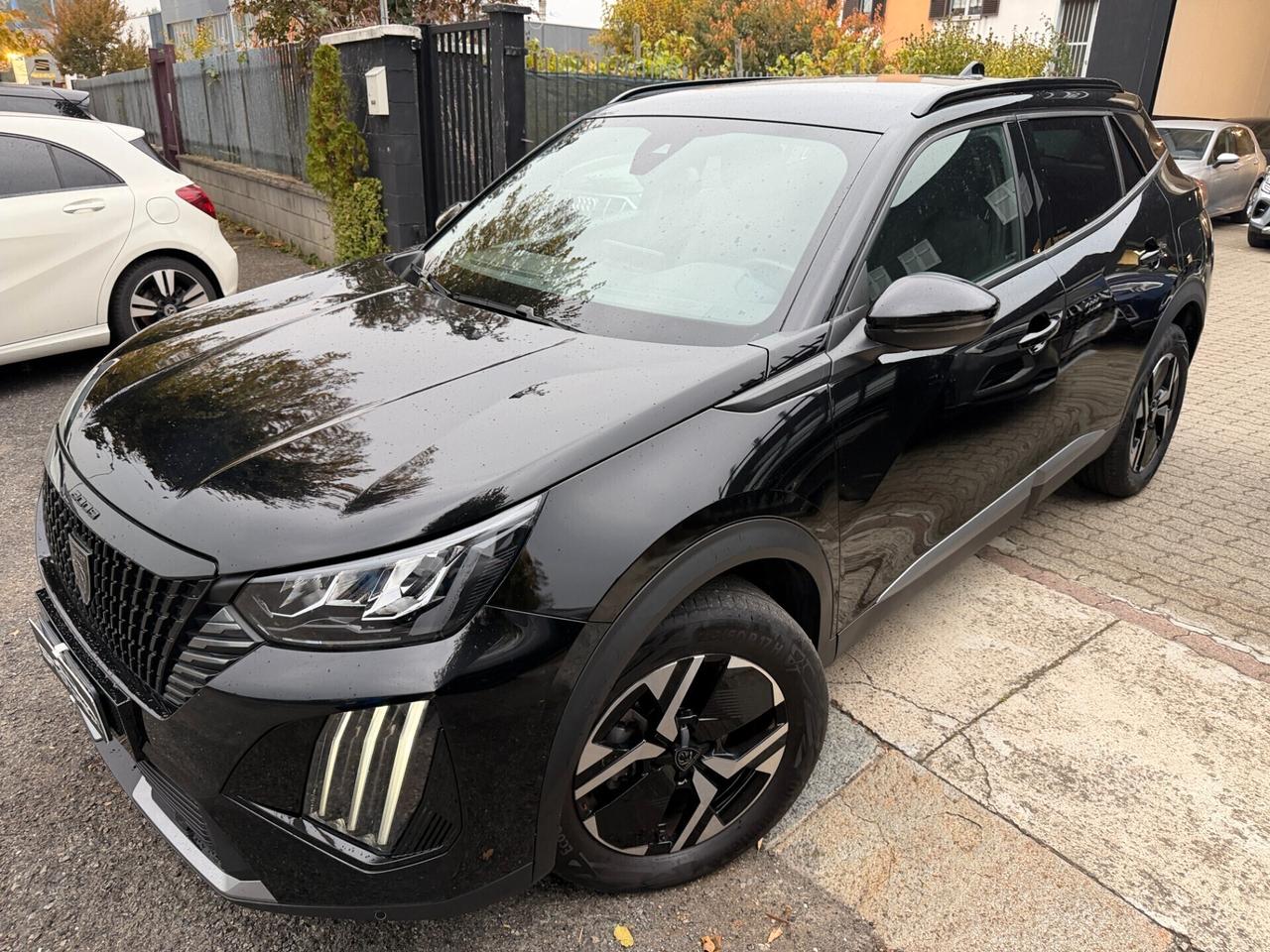 Peugeot 2008 PureTech 100 S&S Allure Black Edition