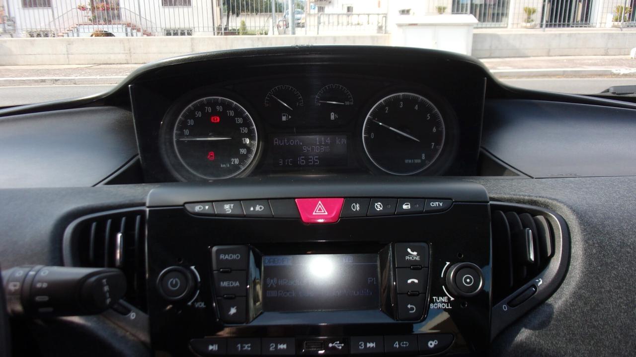 Lancia Ypsilon 1.0 FireFly 5 porte S&S Hybrid Ecochic Gold