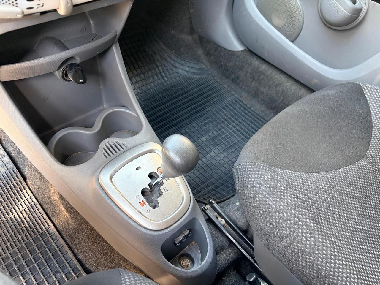 TOYOTA AYGO 1.0 68CV CAMBIO AUTOMATICO 2010
