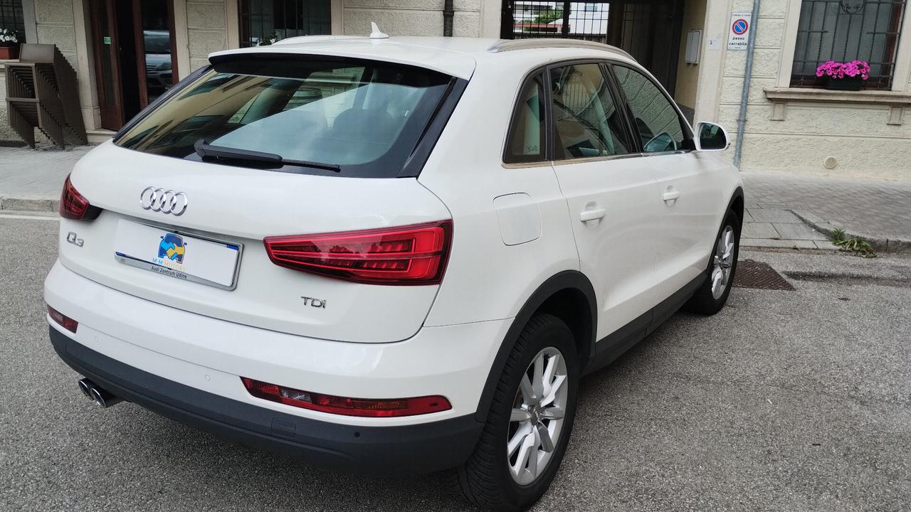 Audi Q3 2.0 TDI 120 CV S line Edition