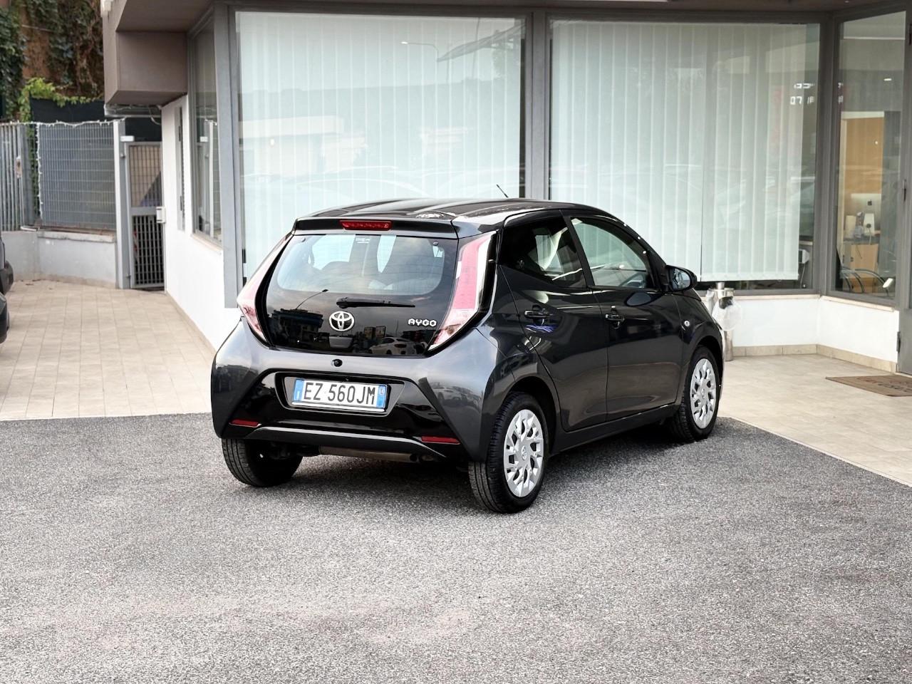 Toyota Aygo 1.0 Benzina 69CV E5 Automatica - 2015