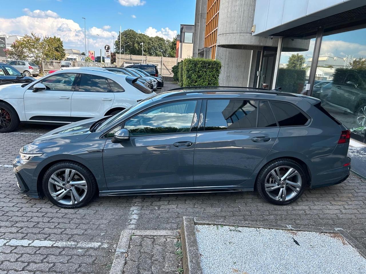 Volkswagen Golf Variant 2.0 tdi R-Line 150cv dsg
