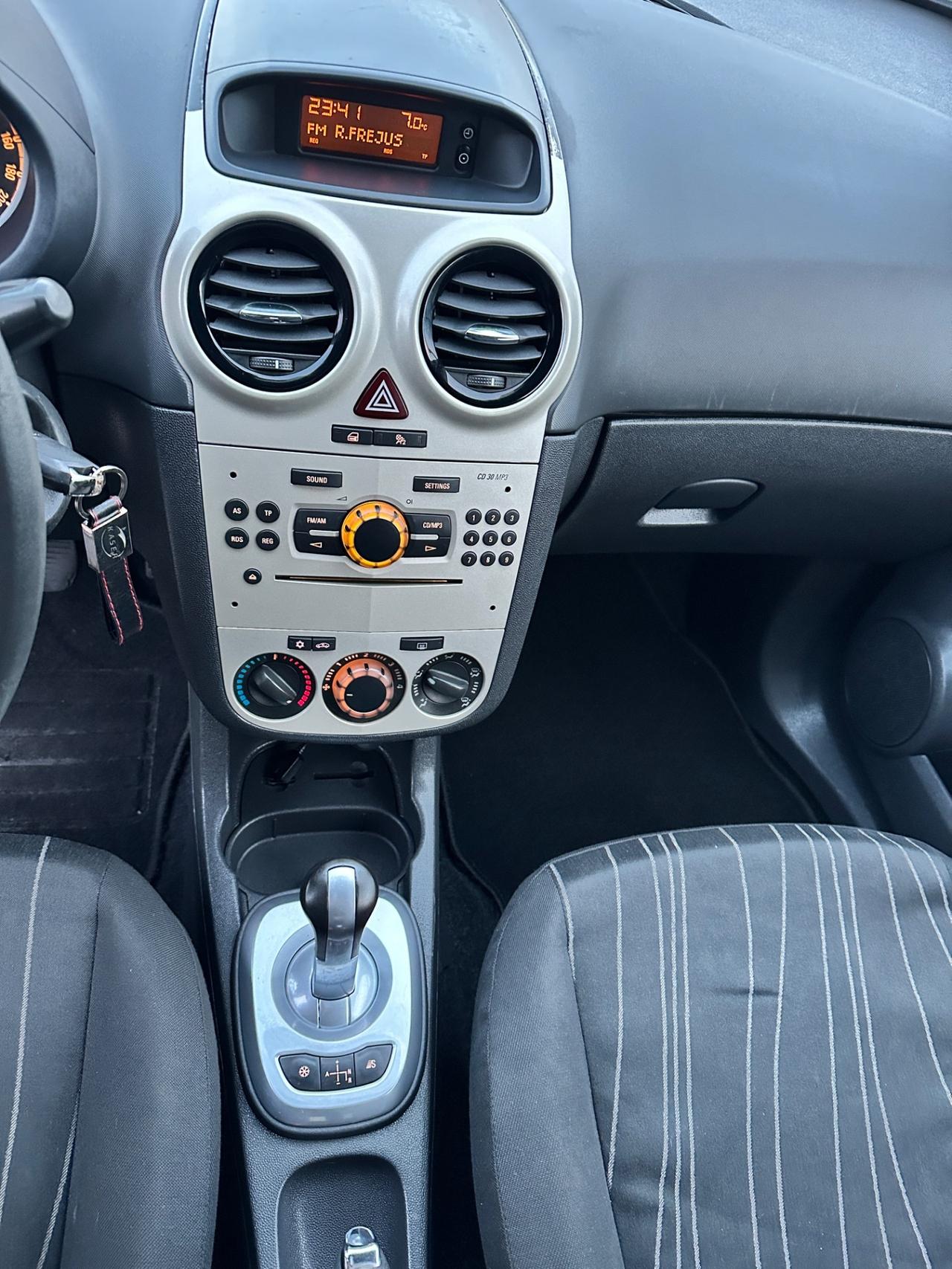 Opel Corsa 1.2 Benzina cambio automatico