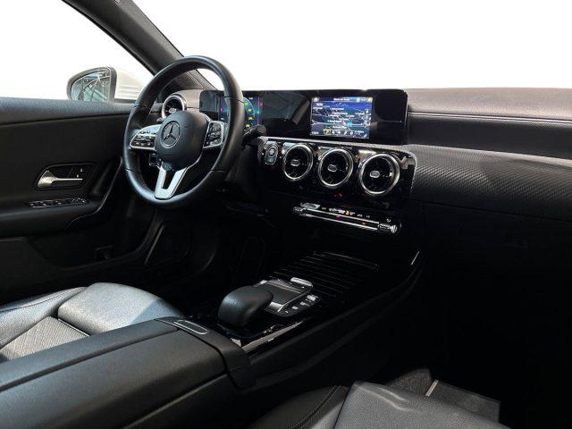MERCEDES-BENZ A 180 d Automatic Business