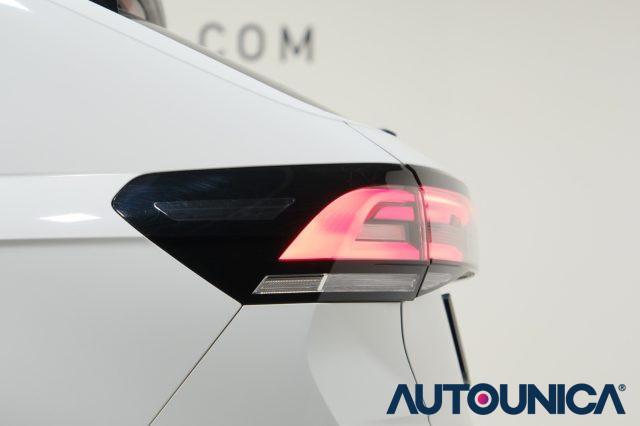 VOLKSWAGEN Taigo 1.0 TSI 110 CV DSG R-LINE FULL LED TETTO PANORAMA