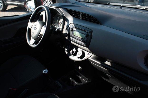 Toyota Yaris 1.0 5p. 69cv x neopatentati active