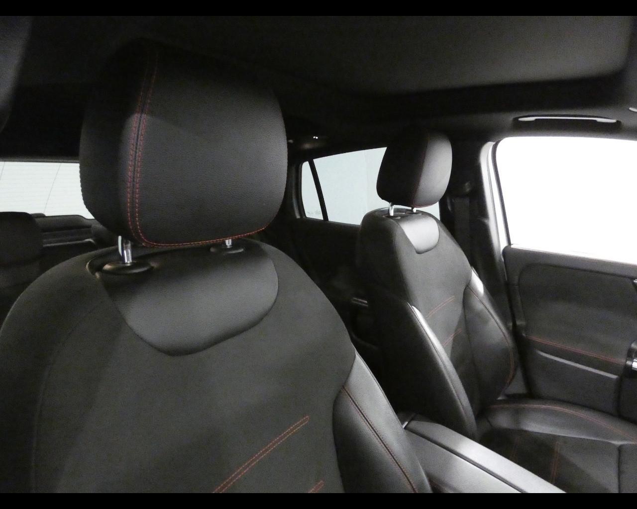 Mercedes-Benz GLA (H247) - GLA 200 d Automatic Premium