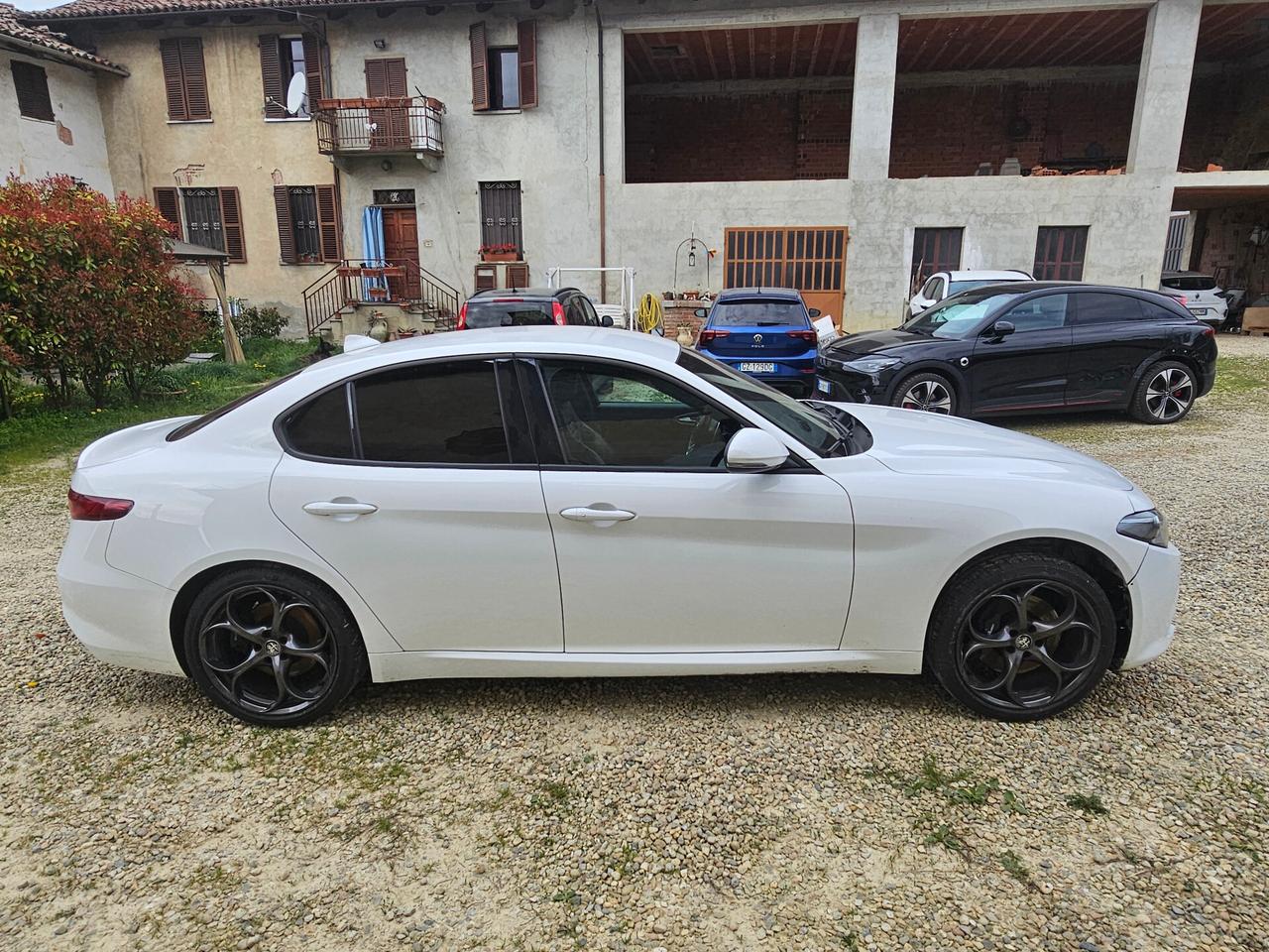 Alfa Romeo Giulia 2.2 Turbodiesel 210 CV AT8 AWD Q4 Veloce