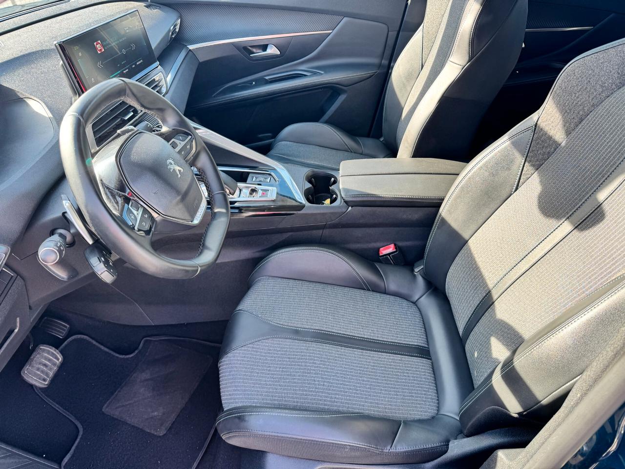 Peugeot 3008 Hybrid 225 e-EAT8 Allure