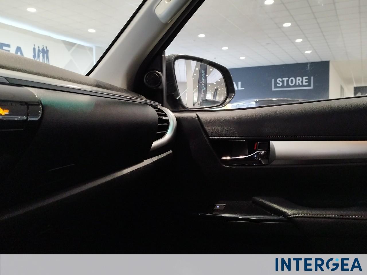 TOYOTA Hilux 2.8 d double cab Executive 4wd auto