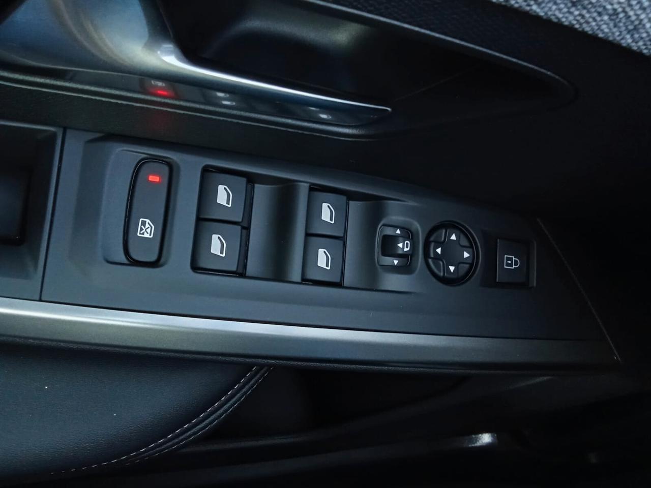 Peugeot 3008 Hybrid 145 e-DCS6 Allure