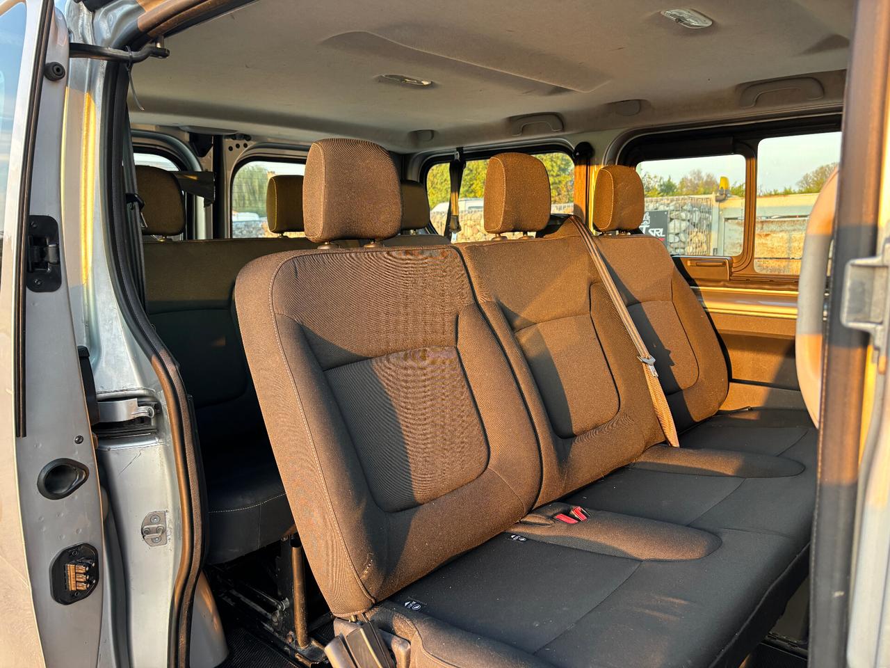 Renault Trafic T29 1.6 dCi 115CV 9 POSTI