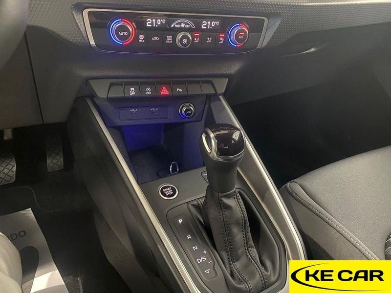 Audi A1 Sportback 30 TFSI S tronic Identity Black-GAR. 05/2029
