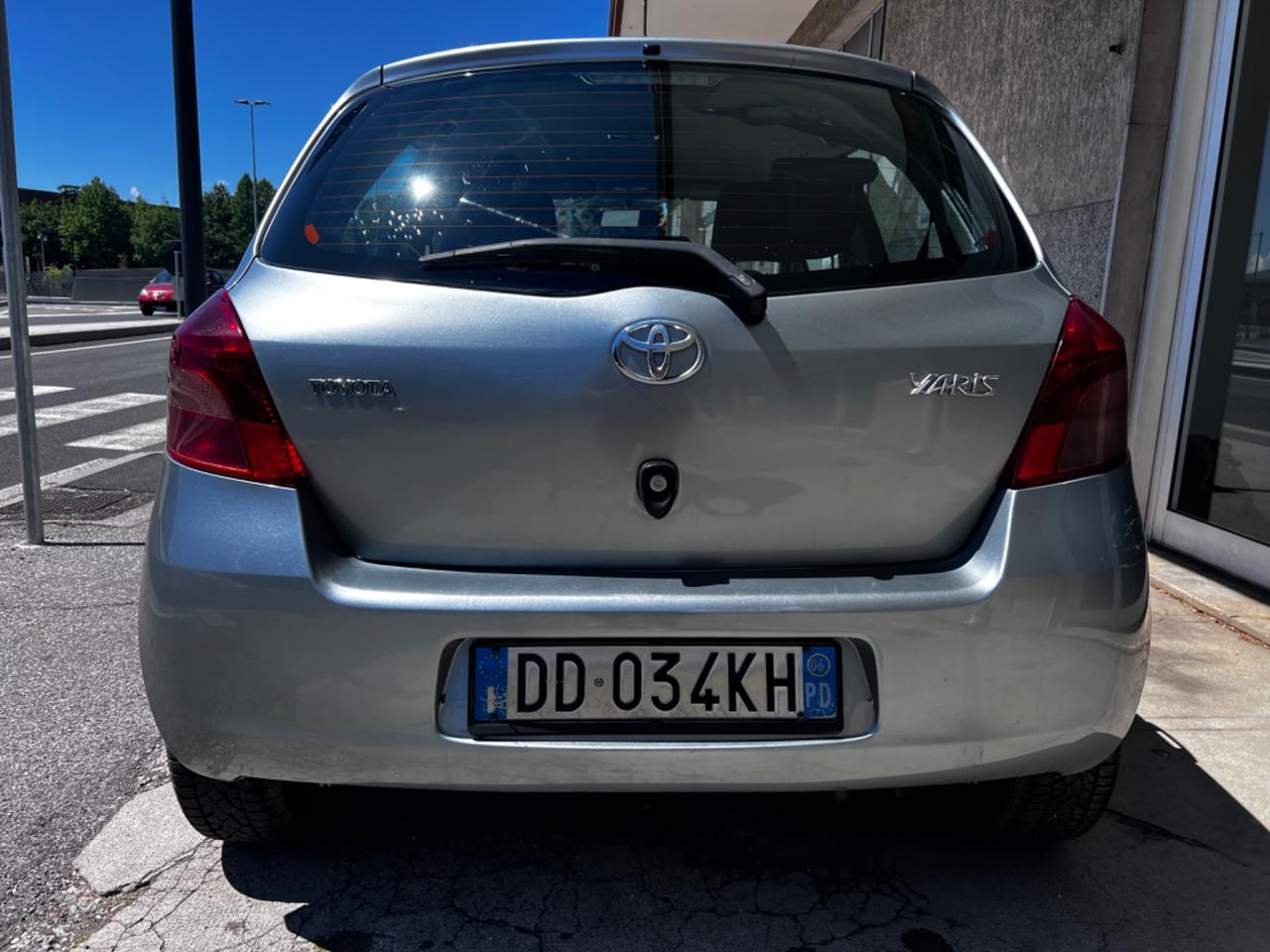 Toyota Yaris 1.0 5 porte Sol