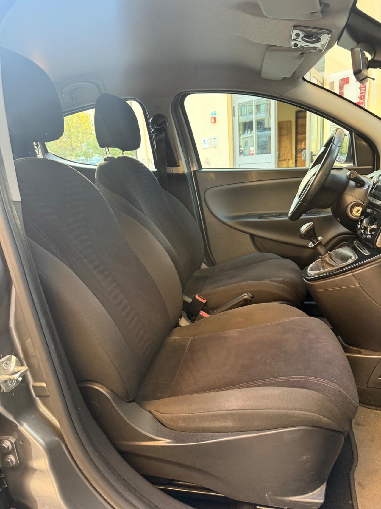 Lancia Ypsilon 1.2 69 CV 5 porte Gold euro 6
