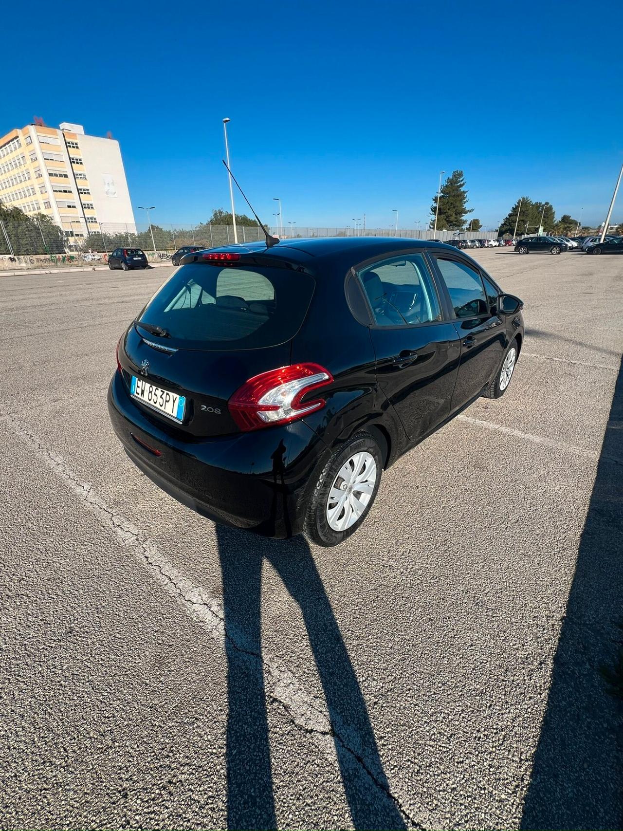 Peugeot 208 1.4 HDi 68 CV 5 porte Allure - 2014