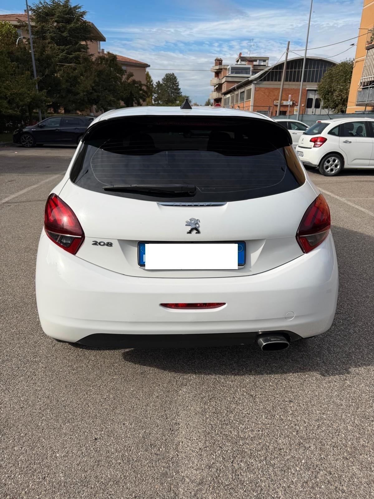Peugeot 208 1.2 - NEOPATENTATI - 12 MESI DI GARANZIA -