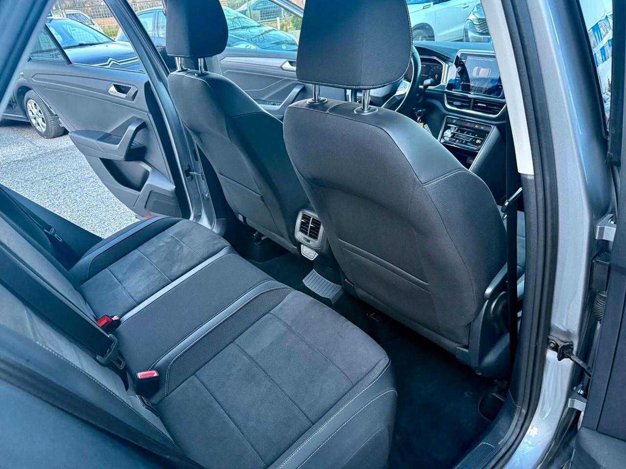 " DA VETRINA " Volkswagen T-Roc 2.0 TDI Style