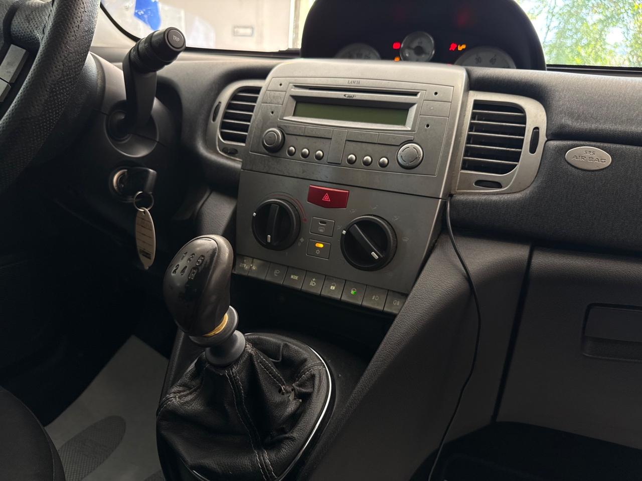 Lancia Ypsilon 1.4 GPL BENZINA NEOPATENTATI
