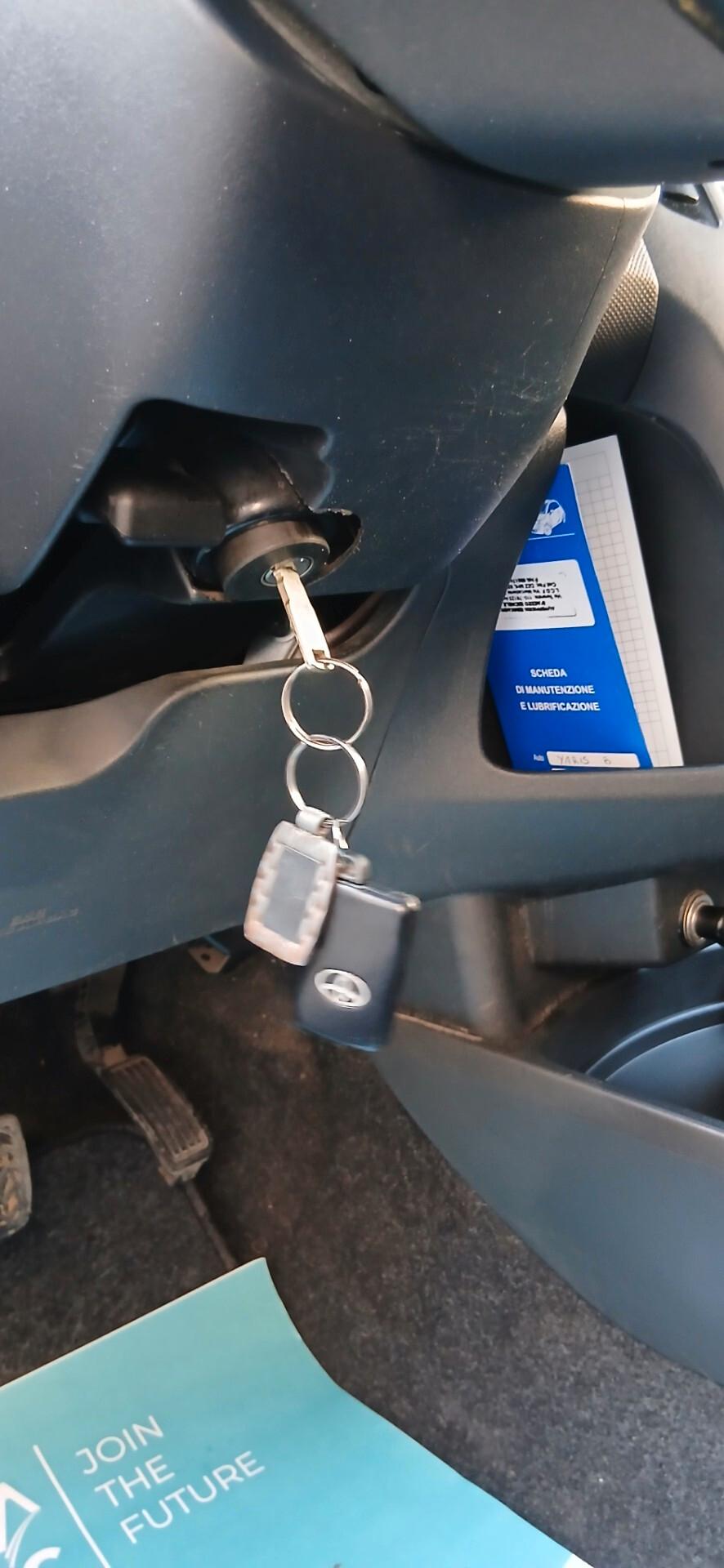 TOYOTA YARIS 1.0 GPL 5 PORTE PARI AL NUOVO