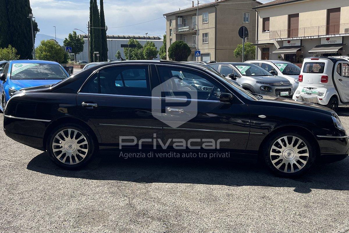LANCIA Thesis 2.4 JTD Emblema