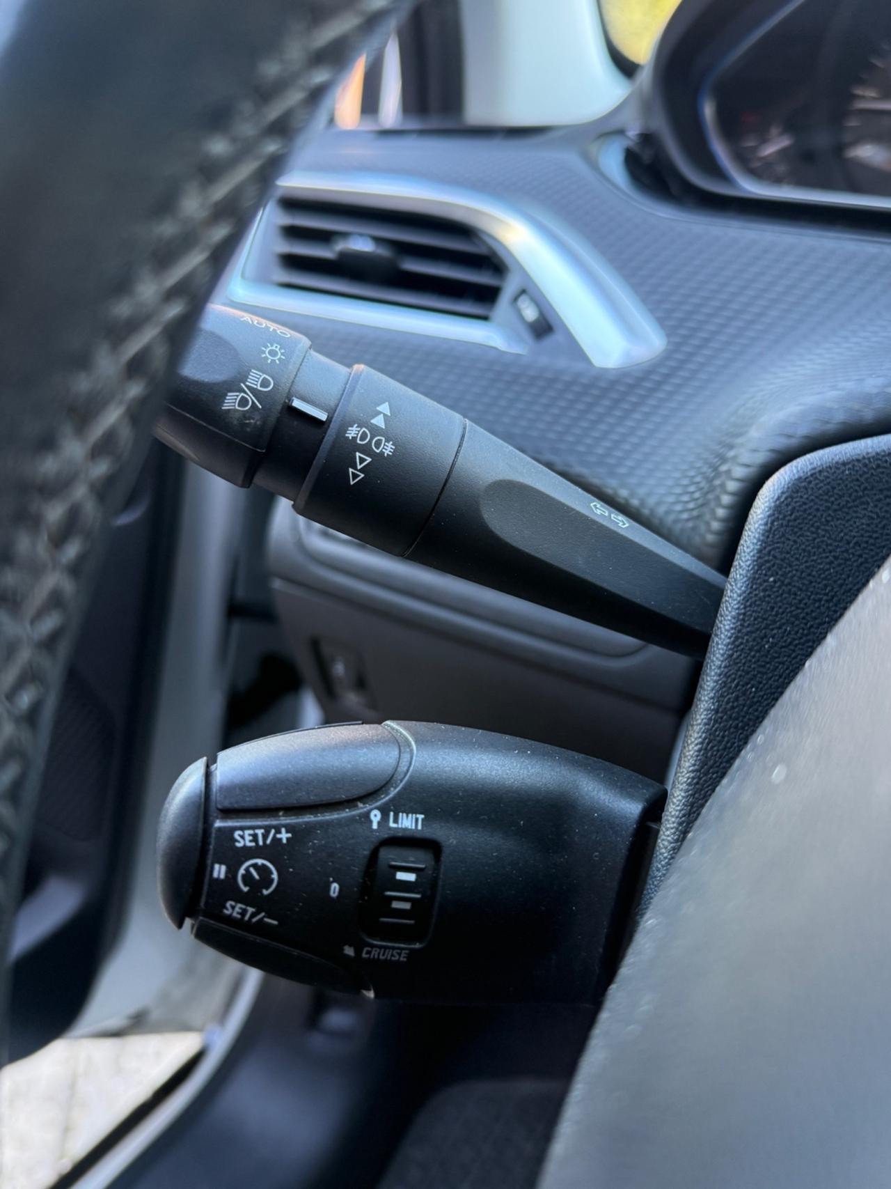 PEUGEOT 2008 1.2 BENZINA POCHI KM EURO6b 2016