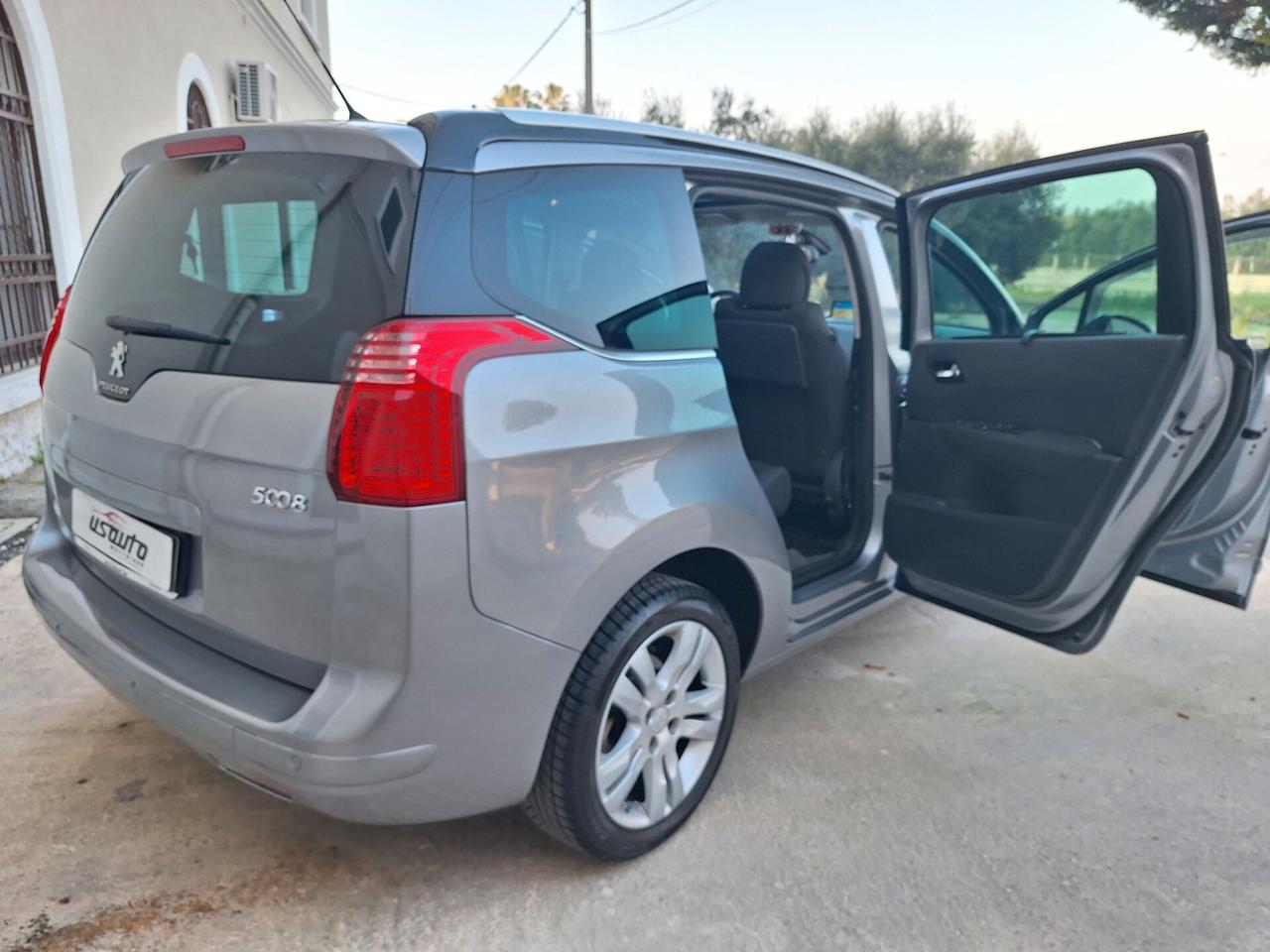 Peugeot 5008 1.6 HDi 115CV"7 POSTI" NAVI TETTO