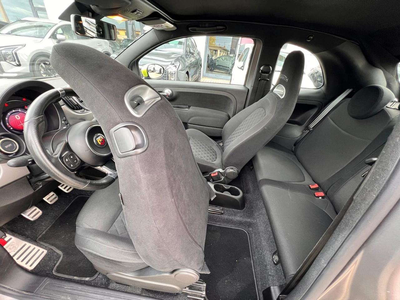 Abarth 595 1.4 Turbo T-Jet 160 CV Pista Cabrio