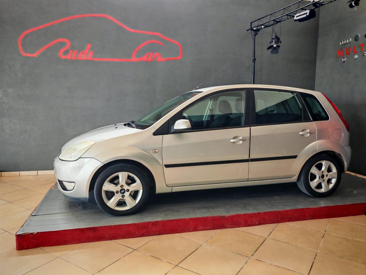 Ford Fiesta 1.2 16V 5p. Ghia