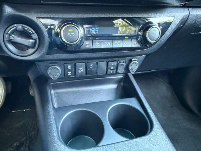 TOYOTA Hilux 2.4 D A/T 4WD Double Cab Invincible PREZZO FINITO
