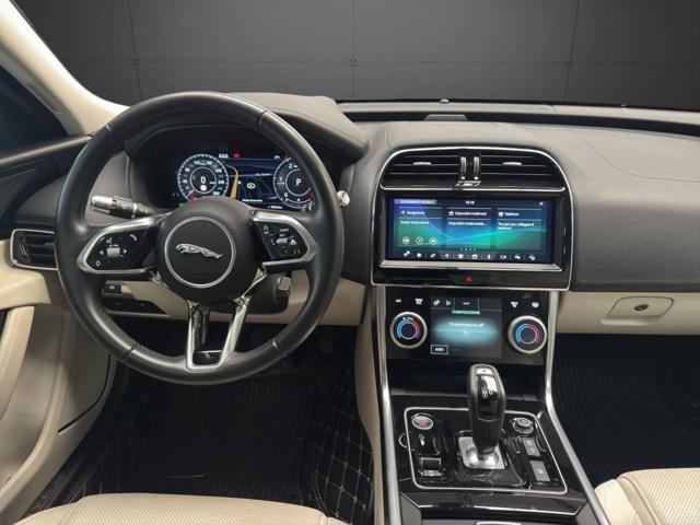 JAGUAR XE 2.0 D 180 CV AWD aut. SE