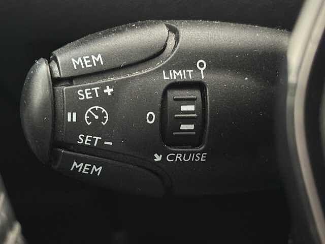 Peugeot 2008 1.2 PureTech 130 CV Allure