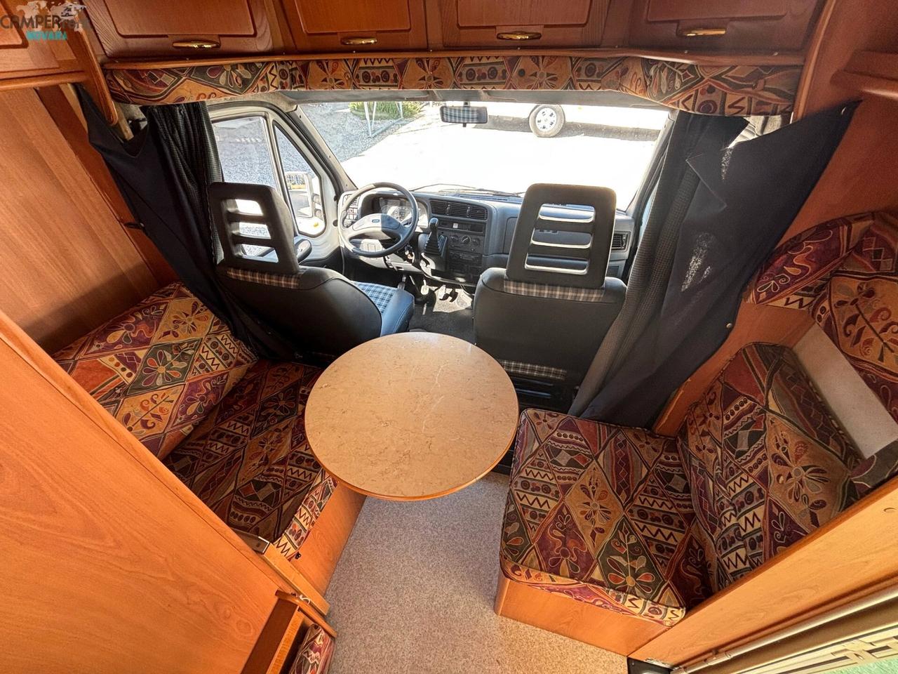 ELNAGH SLEEK 540 - Semintegrale con Dinette a ferro di cavallo in coda