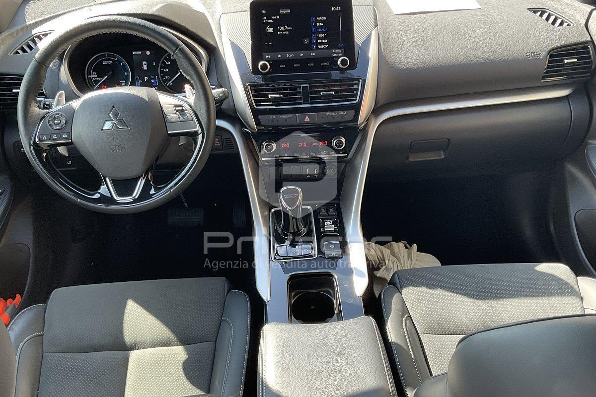 MITSUBISHI Eclipse Cross 2.4 MIVEC 4WD PHEV Instyle SDA Pack 0
