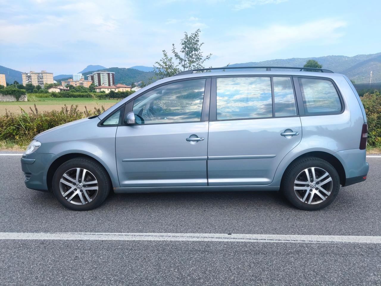 VOLKWAGEN TOURAN 1,9 TDI- 7 POSTI -OK NEOPATENTATI-KM 130000