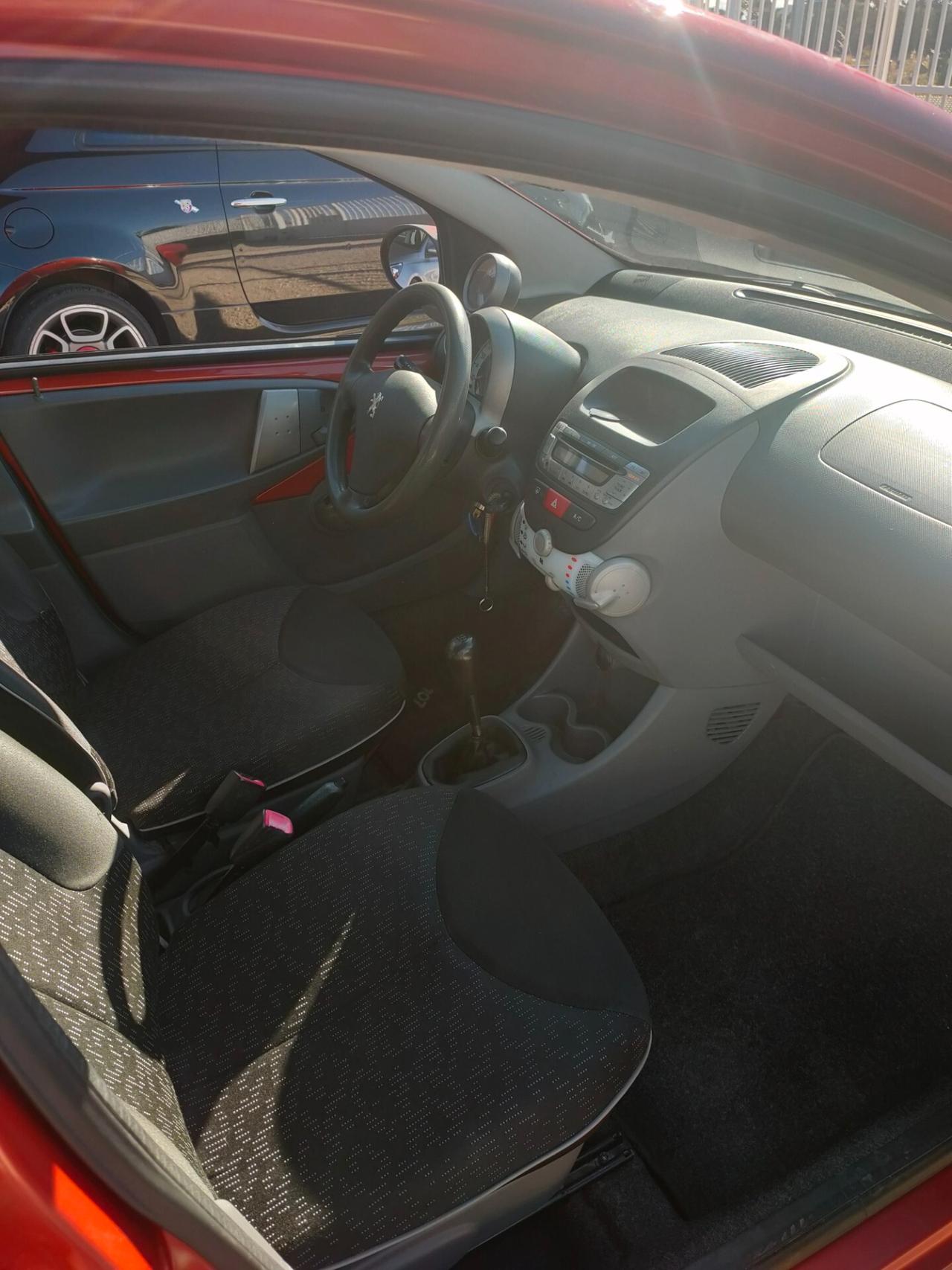 Peugeot 107 1.0 68CV 5p. Plaisir