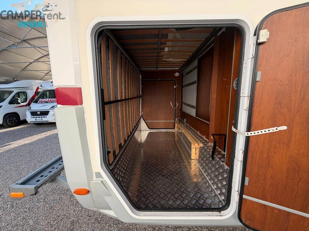 Elnagh PRINCE 47 - MANSARDATO LETTI MAXI IN CODA