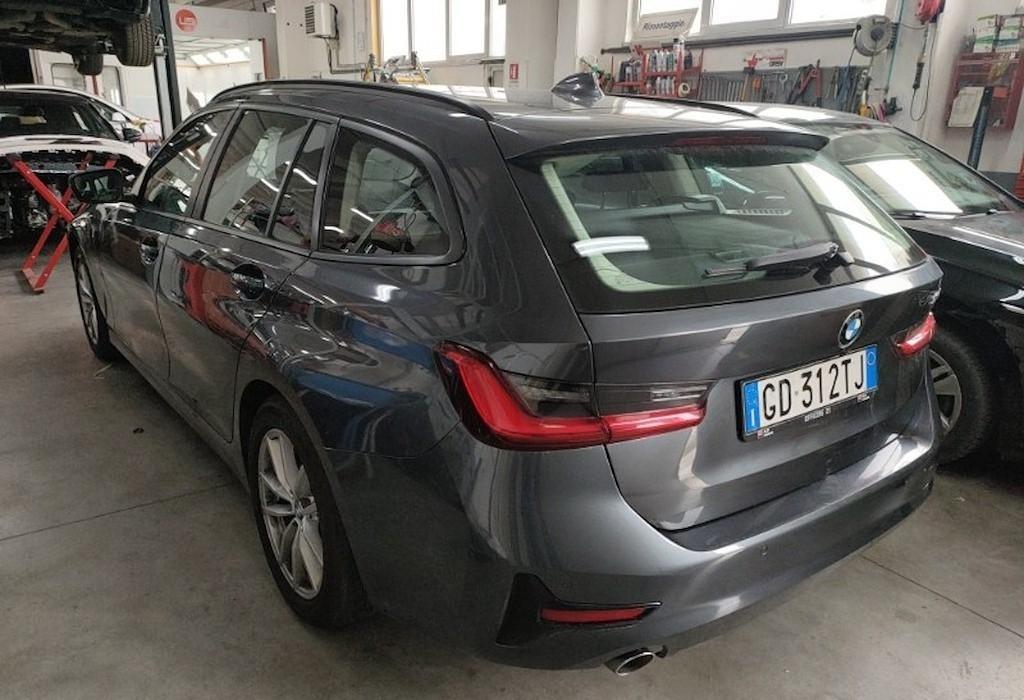 BMW 318 d Touring mhev 48V Business Advantage auto